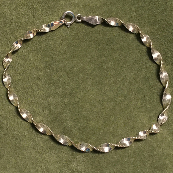 Sterling Silver Twisted Ribbon Bracelet - Picture 1 of 4